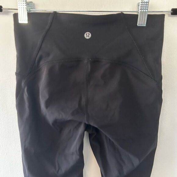 Lululemon Black Cropped Mesh Leggings Size 6 Classic Athletic Activewear - Picture 3 of 9